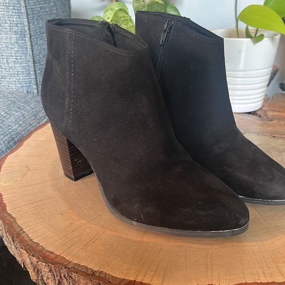 Black booties size 8 - Picture 4 of 4